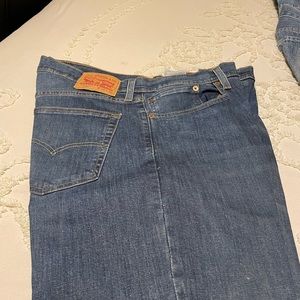 Used men’s levi’s we're standing up